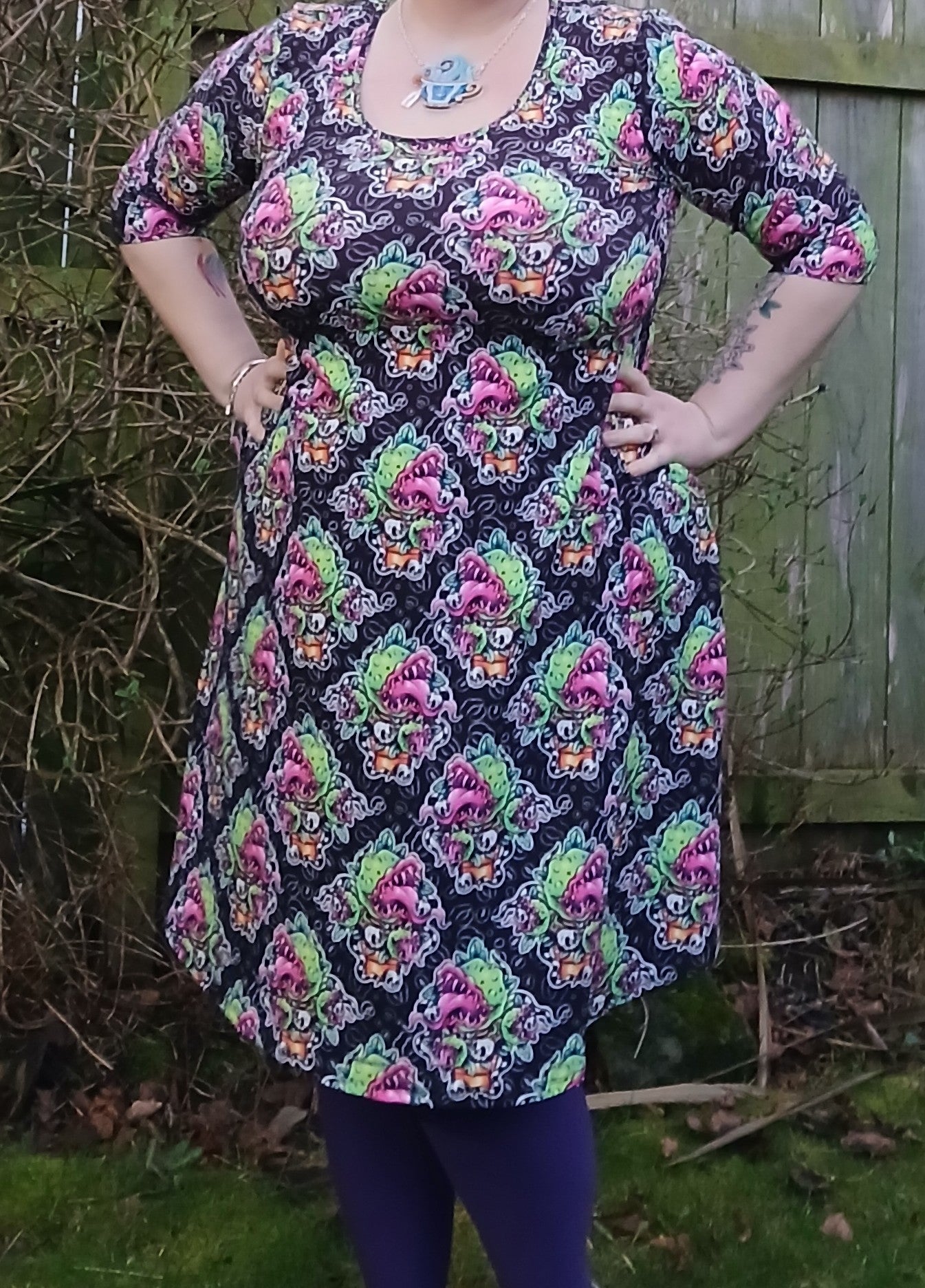 Venus fly trap Swing dress (3/4 sleeve)